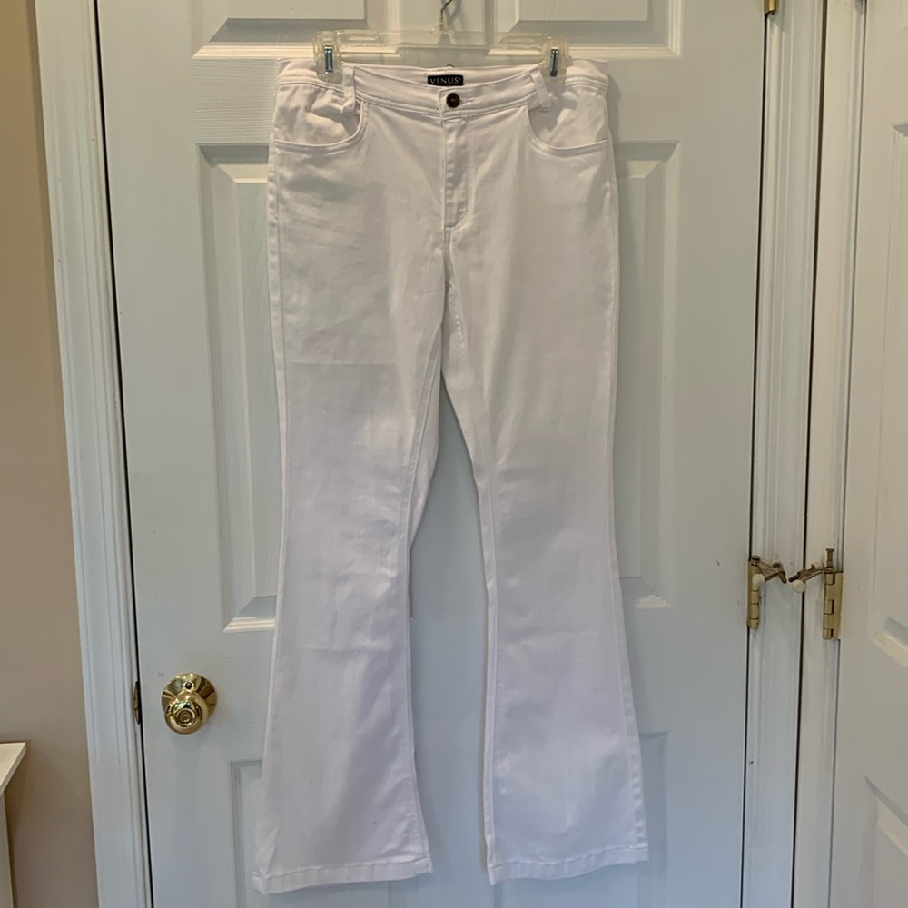 VENUS White Boot Cut Jeans Size 10